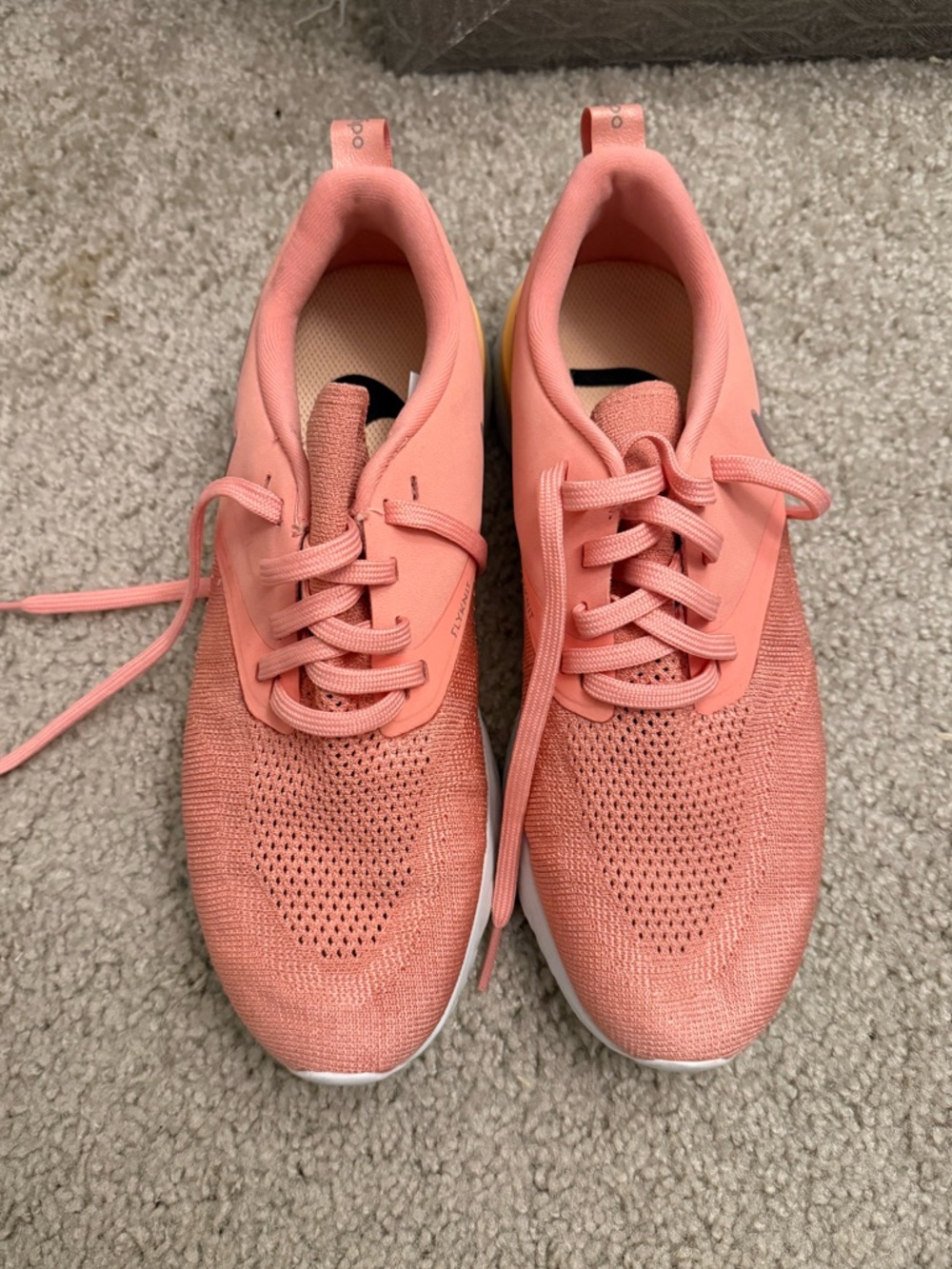 Like new Nike Women's Coral Knit Athletic Sneakers